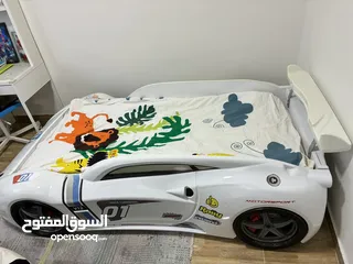  4 تخت اطفال شكل سياره للبيع