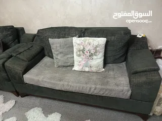  2 طقم كنب بحاله جيده