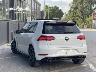  11 فولكس فاجن جلف MK7.5 2018 فل الفل بحالة الشركة