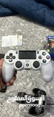  6 Ps4 with two controllers and 4 games including overwatxh ultimate edition