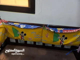  4 مستلزمات اطفال :تخت اطفال  خشب وكرسي اطفال