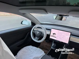  3 سياره تيسلا موديل 3 ستاندر بلص السياره بصلاه ع النبي مو ناقصها شي وما رح قصر مع الشرا وقابل للتفاوض