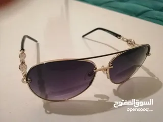  4 نظاره نسائيه وكاله عالميه GUCCI