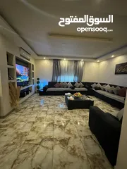  23 شقة 200 داخلي و 200 خارجي للبيع في طبربور