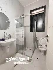  11 شقة جديده مع ساحه غير مفروش للايجار في سردا