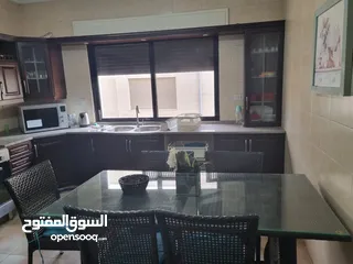  10 شقة طابقية للايجار في ضاحية الامير راشد