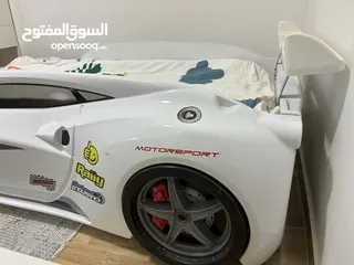  2 تخت اطفال شكل سياره للبيع