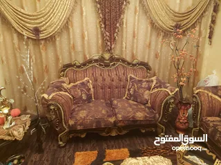  1 طقم كنب بحاله جيدا جدا  مع الطاولات