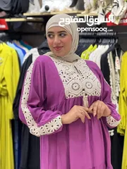  18 عبايات  وفساتين  وترنجات  وبياضات ركنه وانتريه  وكل اللي تحتاجيه وسوتات مختلفه بتبدء من 6.500 دينار