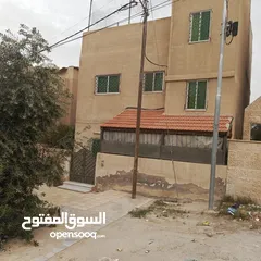  4 منزل للبيع في الزرقاء جبل طارق