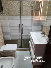  4 شقة مميزة من المالك للبيع مع Roof top خلف ابراج الدوار السادس وفندق كروان بلازا