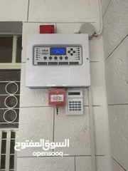  2 طفايات حريق - انظمة انذار حريق - انظمة مراقبه - تكييف وتبريد - انظمة صوت - مرشات مائيه