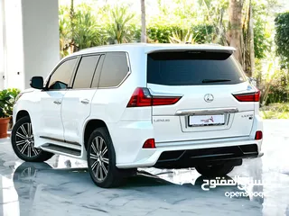  4   LEXUS LX 570 5.7L V8  FULL SERVICE HISTORY  UNDER WARRANTY  GCC  PLATINUM