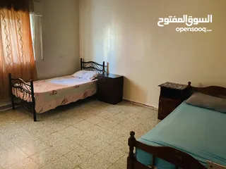  3 غرفة شاغرة في سكن للبنات
