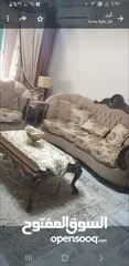  3 طقم كنب لغرفة الضيوف مع طاولة الوسط