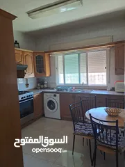  5 الرابية / شارع المدينة المنورة شقة 145م طابق 3 قرب ديوان المحاسبة بسعر جيد