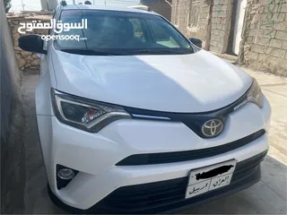  4 Toyota RAV4 model 2018