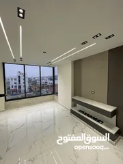  10 روف مميز جدا للبيع الراهبات مقابل جويل بلازا مساحة 245 متر وتراس 110 متر