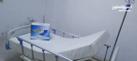  2 سرير طبي كهربائي مستعمل شبه جديد وكاله