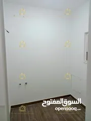  15 شقة مجددة - ام السماق - 3نوم - 190م - بلكونتين بإطلالــــه مميزة - قرب الخدمات العامة