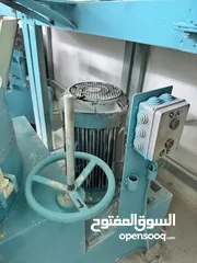  2 غرابيل ومعدات طحن حديثه بنظام دينامركي للبيع