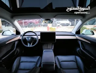  17 تيسلا 2022 model 3 فحص كامل 4 جـــيـــد بدون ملاحظات بودي (كرت ابيض) بحالة الوكالة بسعر لقطة ومحرووق