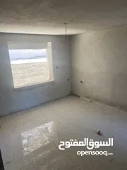  16 شقه للبيع ام الشرايط رام الله