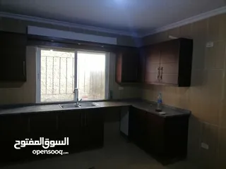  6 شقه فارغه اربع غرف نوم الجبيهه الريان مقابل التعليم العالي