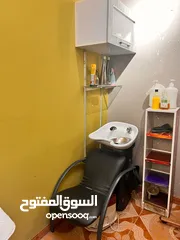  3 للبيع محل حلاقة مشهور مع كامل المعدات  famous Barbershop for sale