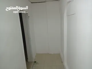  4 غرفة للايجار في الخوض مناسب للنساء Room in Al Khawd for rent