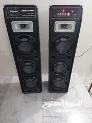  2 سماعات بحالة ممتازة