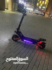  5 سكوتر CRONY السرعة القصوي 43 كم/ساعة و في 30 كيلومتر