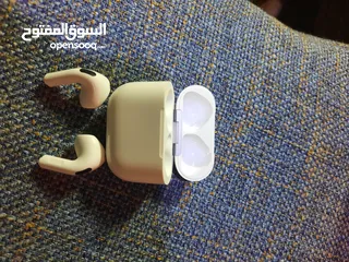  4 سماعات Apple Airpods