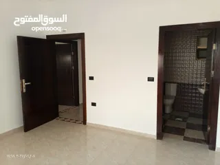  17 شقة طابق ثاني للبيع في الزرقاء الجديدة بالقرب من مسجد بادي بتشطيبات سوبر