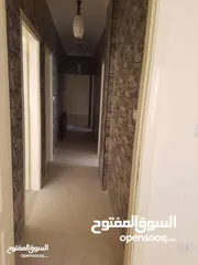  2 شقه فارغه للايجار شارع الجامعه 140 م الطابق الاول