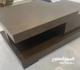  10 كنب زاوية بحالة جيدة جدا مستعمل وطاولة وسط عدد2 خشب زان وطاولة وسط كلاسيكية