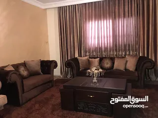  3 طقم كنب 8 مقاعد وكل ما في الصورة للبيع ايضاً