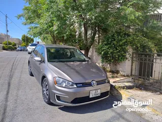  23 Volkswagen e-golf 2015
