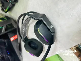  6 Logitech Wireless Gaming Headset G733