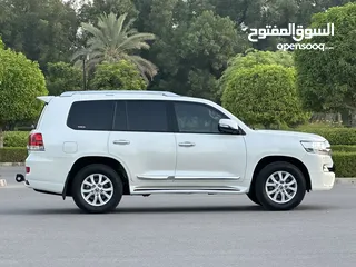  2 لاندكروزر V8 GXR مديل 2016 خليجي بحاله الوكاله