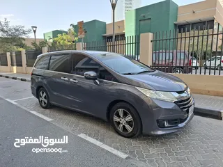  3 Honda Odyssey 2015 GCC for sale V4