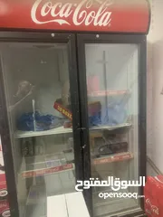  1 ثلاجه مع عدت مطعم لبيع