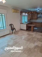  3 تلاع العلي / قرب المعلومات الجنائية شقه 140م مع حديقه 120م بسعر ممتاز