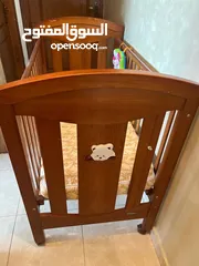  4 تخت / سرير طفل