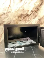  13 سواء بدك خزنة ذكية ببصمة، أو خزنة كلاسيكية بكود ومفتاحين — وفرنالك أفضل 3 خيارات لحماية مصاريك وأغرا