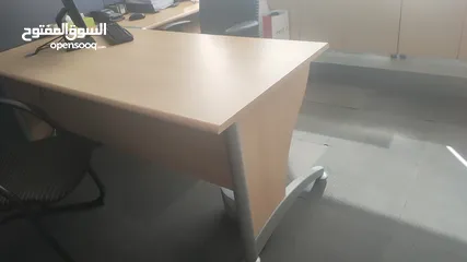  6 مكاتب اجنبي بحاله ممتازه مقاسات مختلفه