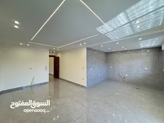  8 شقة فخمة طابق اخير + مع روف