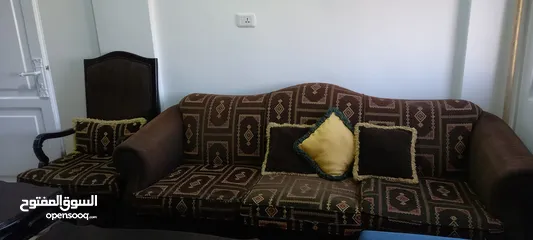  2 طقم كنب وطاولات خشب زان