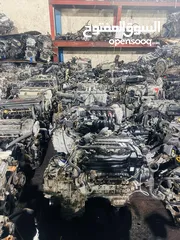  4 Car engine gar car parts available