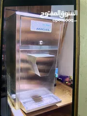  2 ثلاجة خاصة لصنع الثلج للكاسات والأكياس